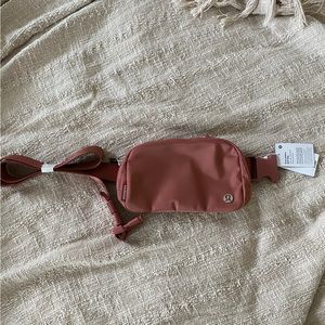 Lululemon Everywhere Belt Bag Brier Rose
